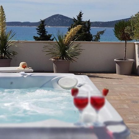 Apartments Luka Vodice Eksteriør bilde