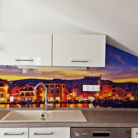 Apartments Luka Vodice Eksteriør bilde