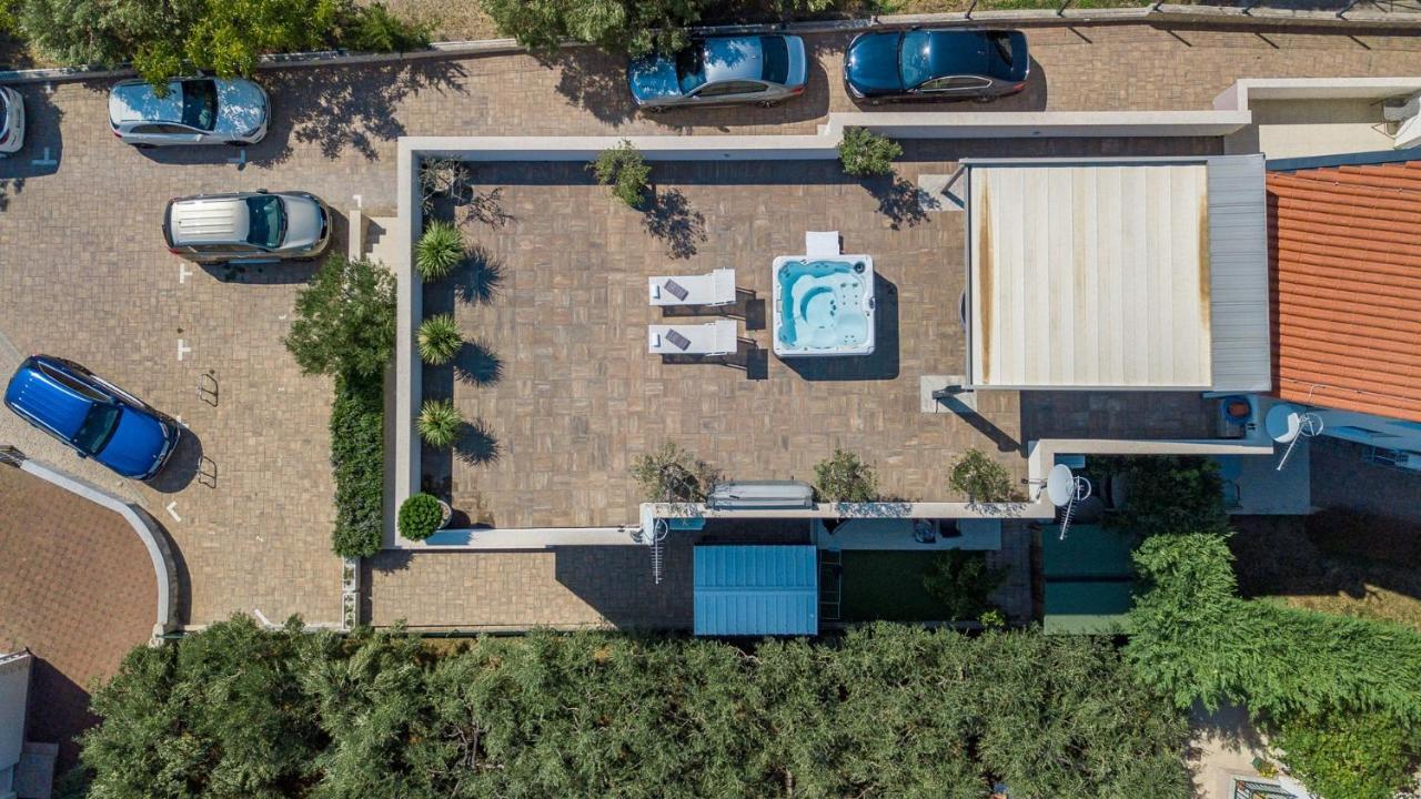 Apartments Luka Vodice Eksteriør bilde