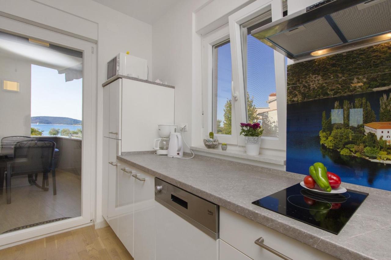 Apartments Luka Vodice Eksteriør bilde