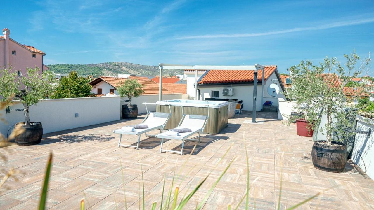 Apartments Luka Vodice Eksteriør bilde